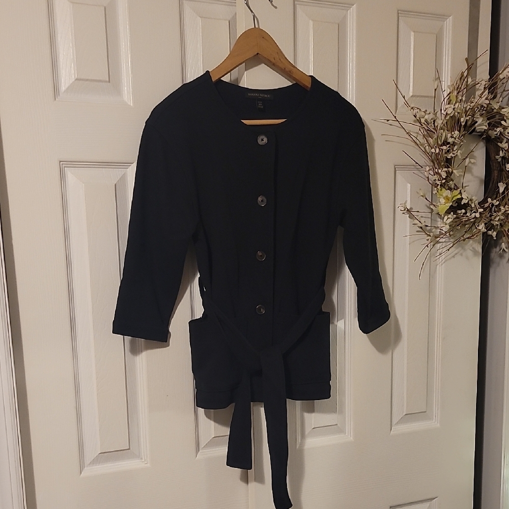 Black Button-Up Light 3/4 Sleeve Jacket with Belt